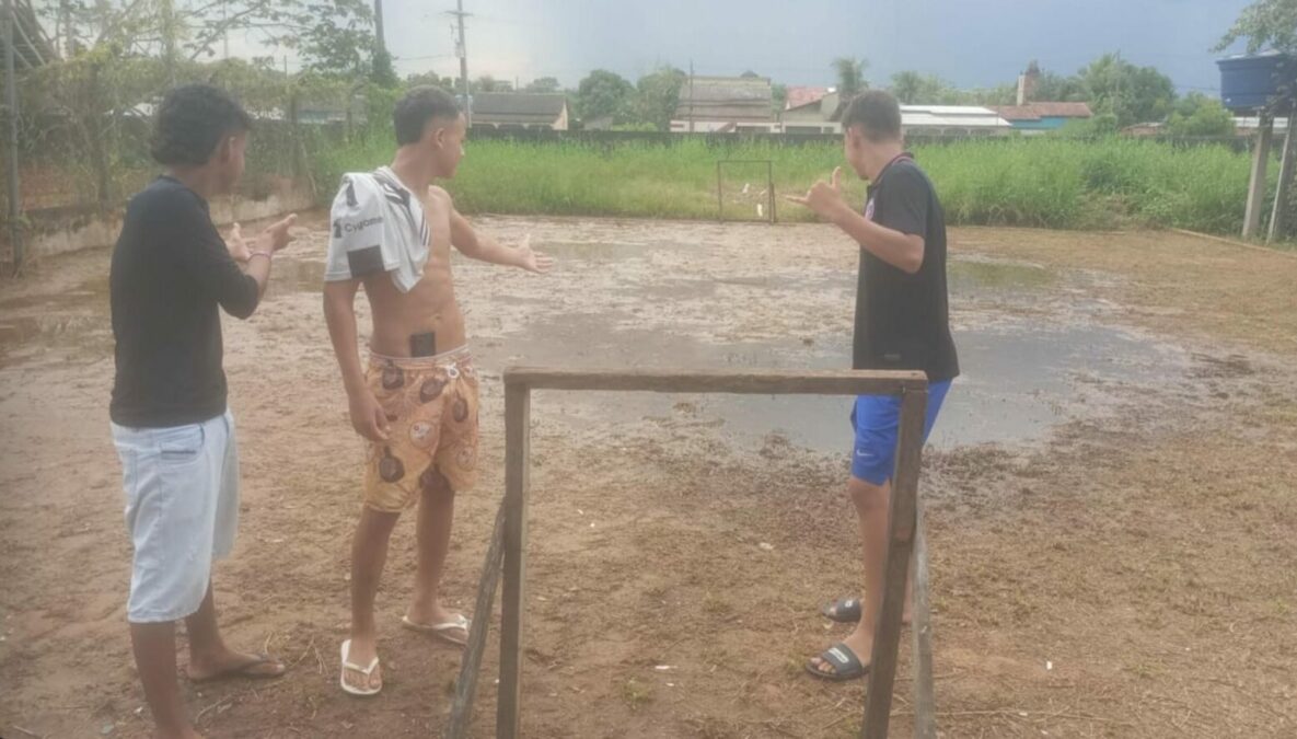 Jovens do bairro Cidade Nova em Sena Madureira pedem apoio para construção de campo de futebol