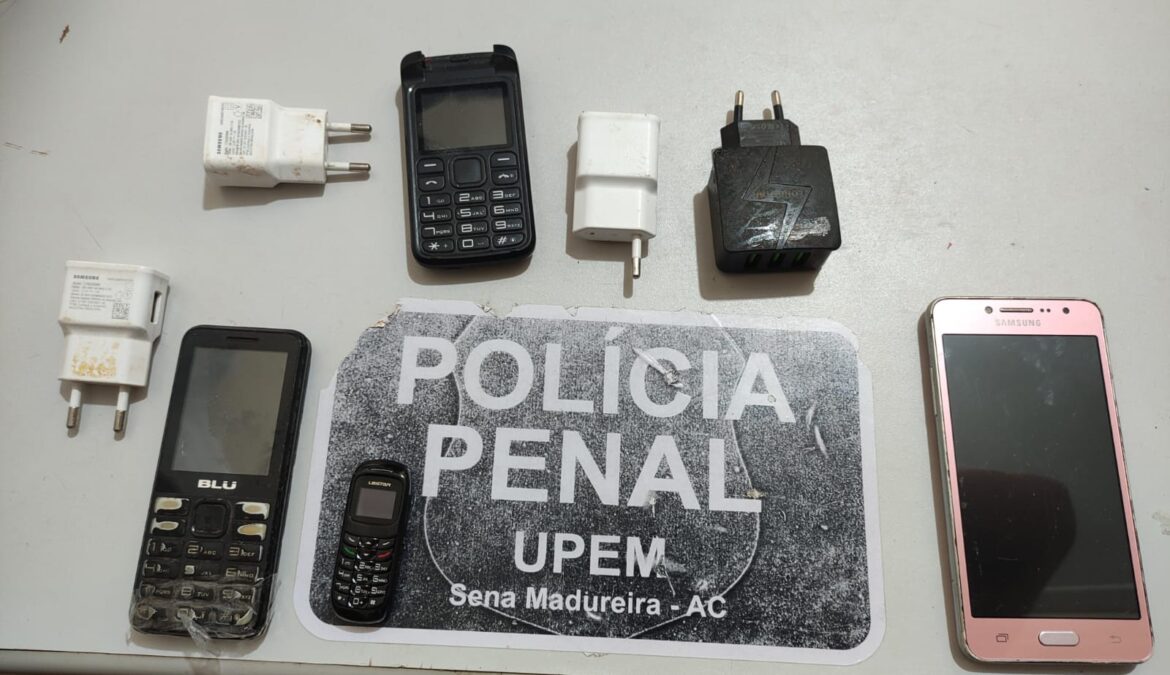 Policiais Penais impedem contrabando de celulares no presídio Evaristo de Moraes