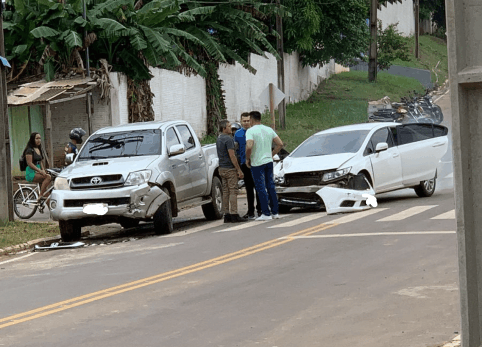 Acidente de trânsito em Sena Madureira deixa apenas danos materiais nesta sexta (26)