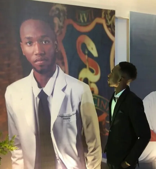 Jovem negro se forma em medicina ao som de “Negro drama” e emociona