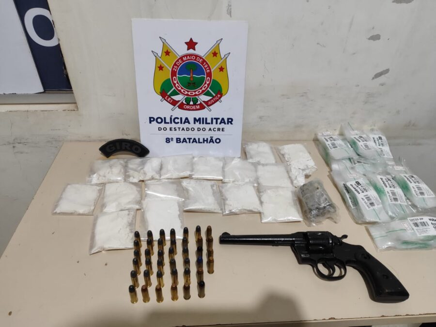 Polícia Militar de Sena Madureira prende indivíduo com arma, drogas e munições