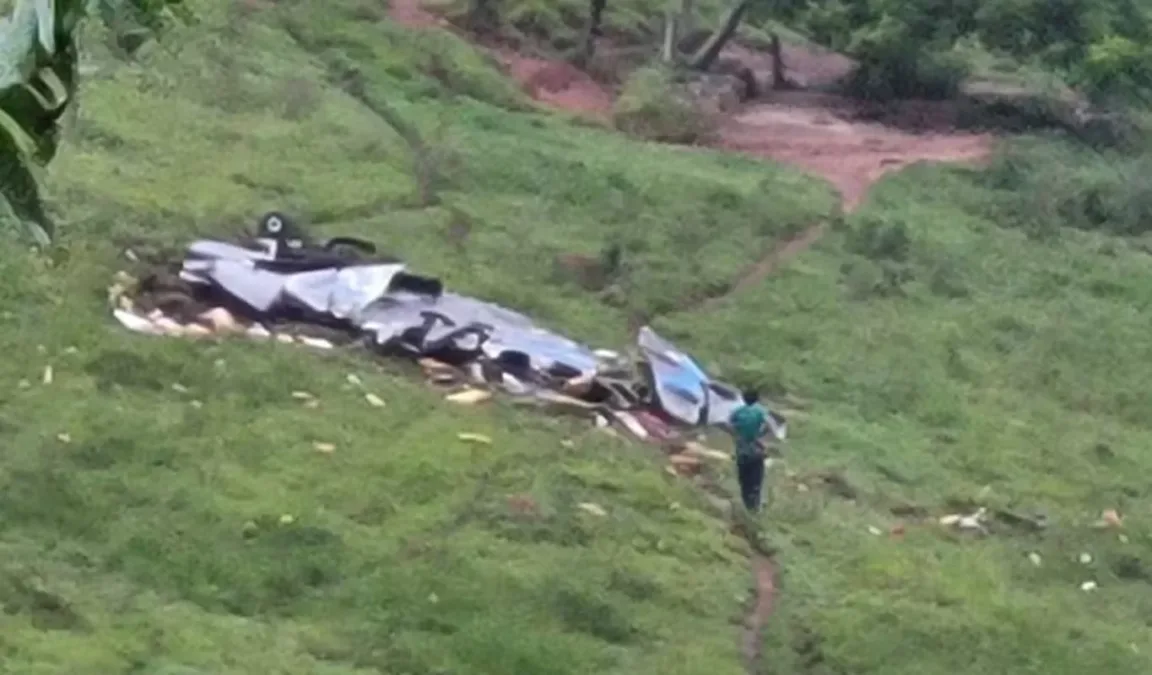 Queda de avião em itapeva (MG) deixa 5 mortos e 2 desaparecidos, incluindo criança