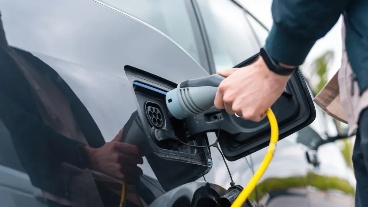 Carros elétricos que excederem cotas de importação estarão sujeitos a tarifas para impulsionar a produção nacional