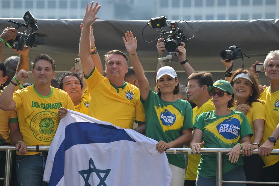 Pesquisa Genial/Quaest: maioria avalia inelegibilidade de Bolsonaro como justa, e 47% o veem envolvido em plano golpista
