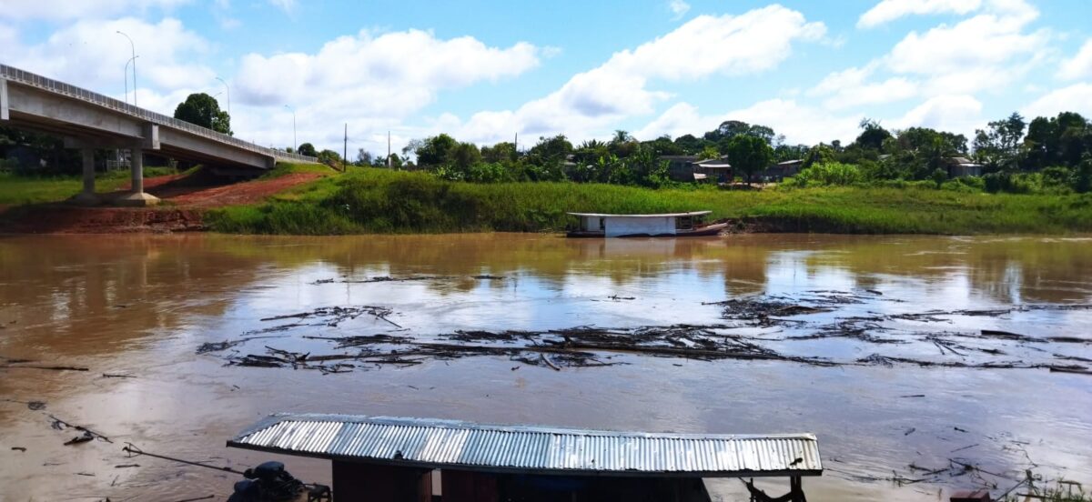 Vídeo: Rio Iaco em Sena Madureira alcança 8,90 metros de elevação