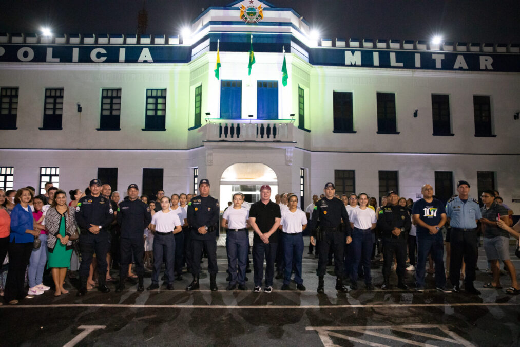 Recém-aprovados no concurso da PMAC se despedem de famílias e iniciam formação em Minas Gerais