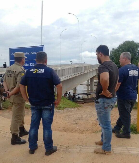 Comandante do 6º BEPCIF lidera inspeção preventiva na Ponte Frei Paolino Baldassari em Sena Madureira