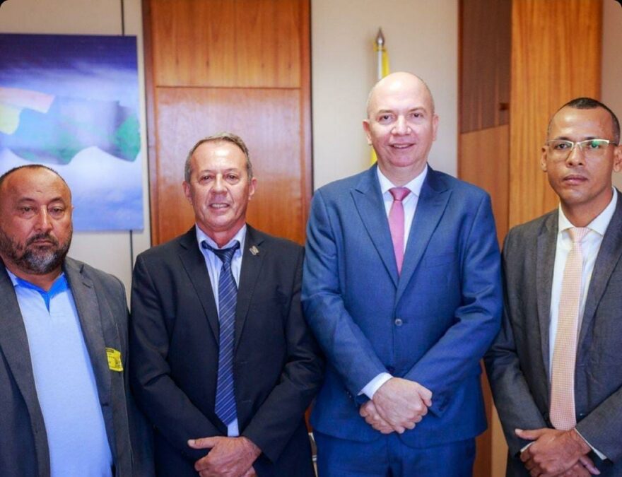 Deputado Gerlen Diniz destina R$ 700 mil para Acrelândia durante visita do Prefeito e Vereadores