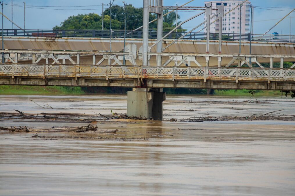 Rio Acre atinge marca histórica de mais de 15 metros em Rio Branco, afetando mais de 300 pessoas