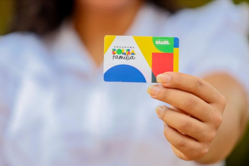 Caixa efetua pagamento do novo Bolsa Família para beneficiários com NIS final 8
