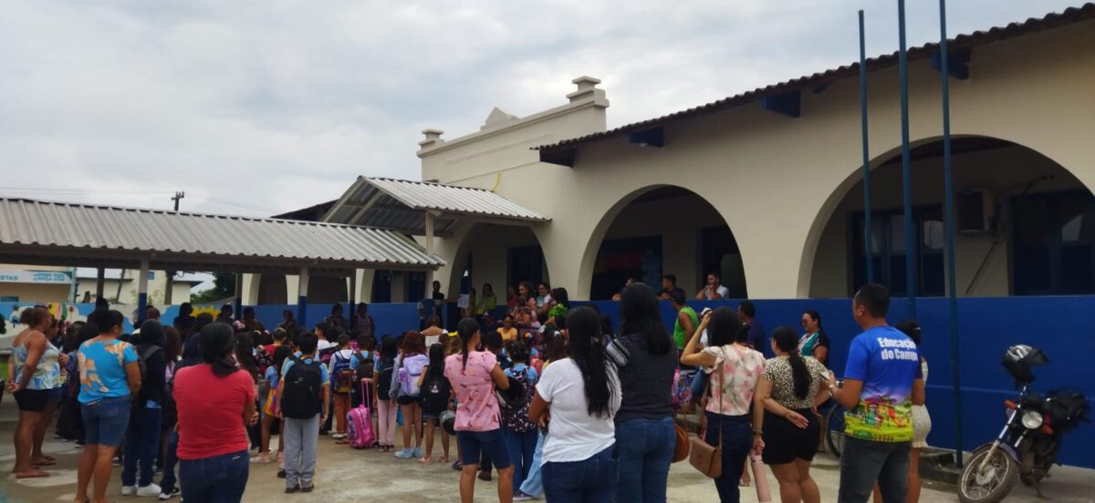 Alunos de Sena Madureira voltam às aulas nesta Segunda (26).