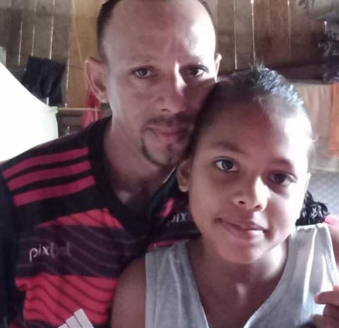 Corpo de menina desaparecida após naufrágio em Sena Madureira é encontrado