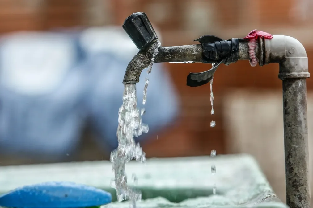 10% das crianças e adolescentes no Acre enfrentam falta de acesso adequado à água potável