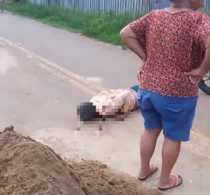 Idoso é atropelado em Sena Madureira: equipes do SAMU prestam socorro