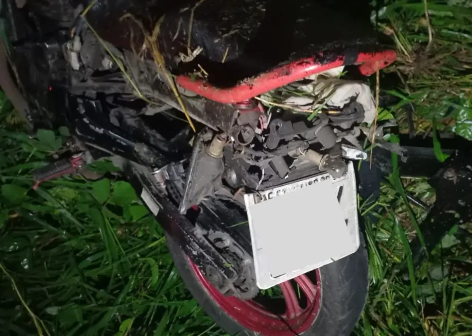 Acidente de moto na estrada entre Cruzeiro do Sul e Mâncio Lima deixa homem em estado grave