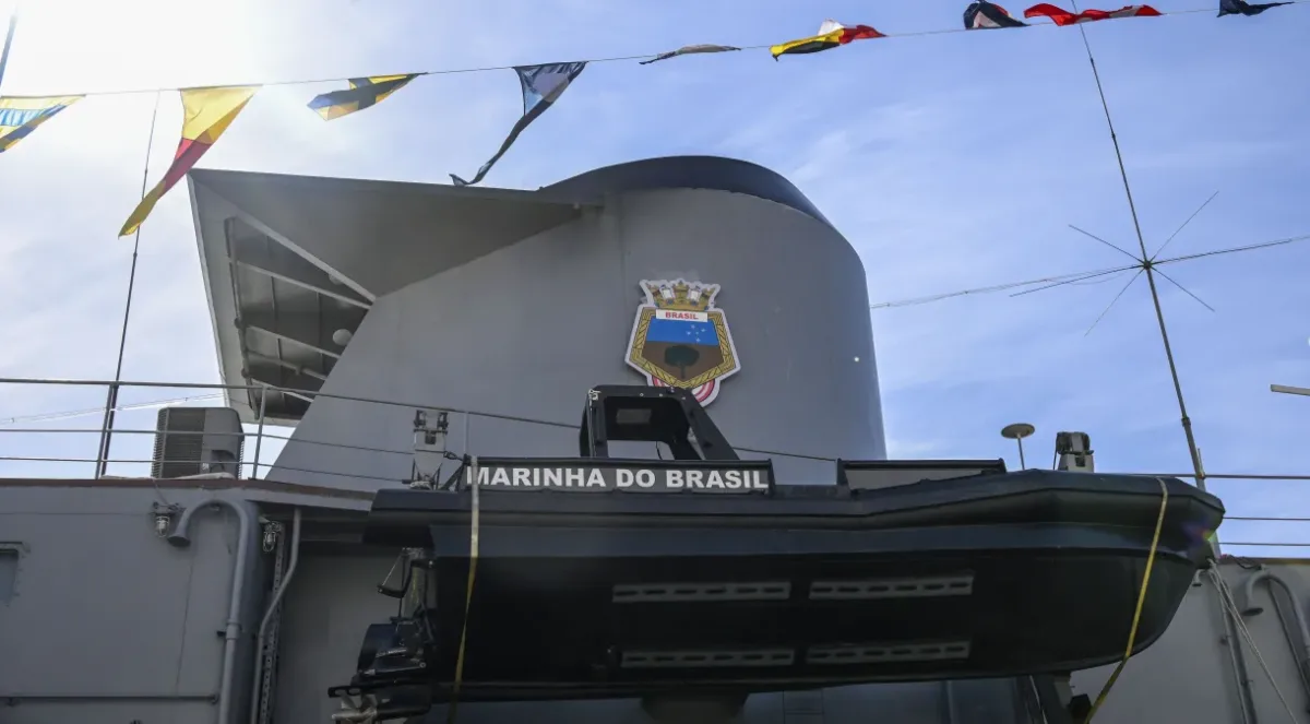 Tribunal Militar mantém condenação de tenente e marinheiro por receberem mulheres para evento festivo na Ilha da Moela