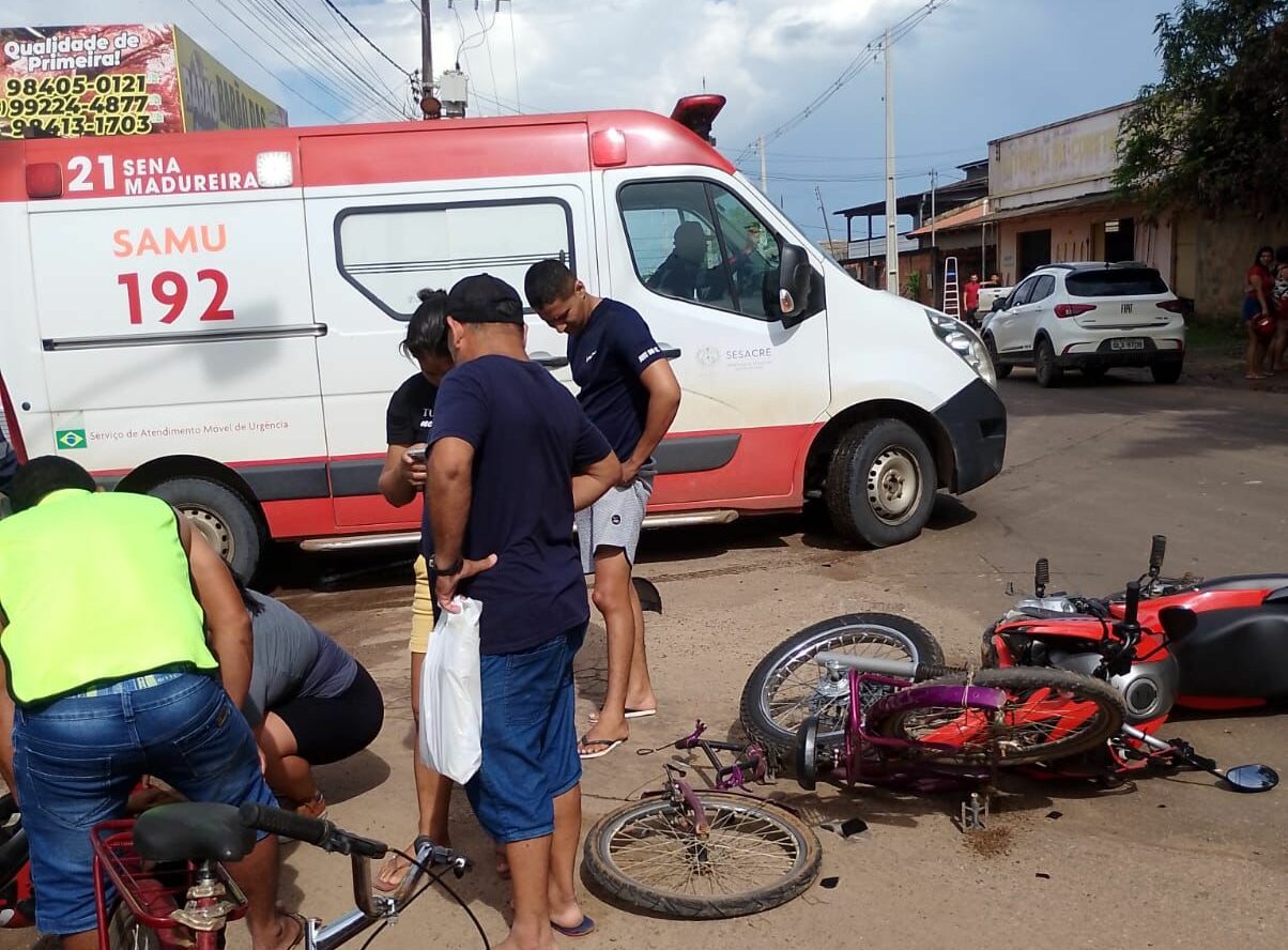 Colisão entre moto e bicicleta deixa menino ferido em Sena Madureira