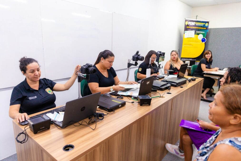 Polícia Civil realiza emissão gratuita de documentos de identidade em homenagem ao Dia Internacional da Mulher