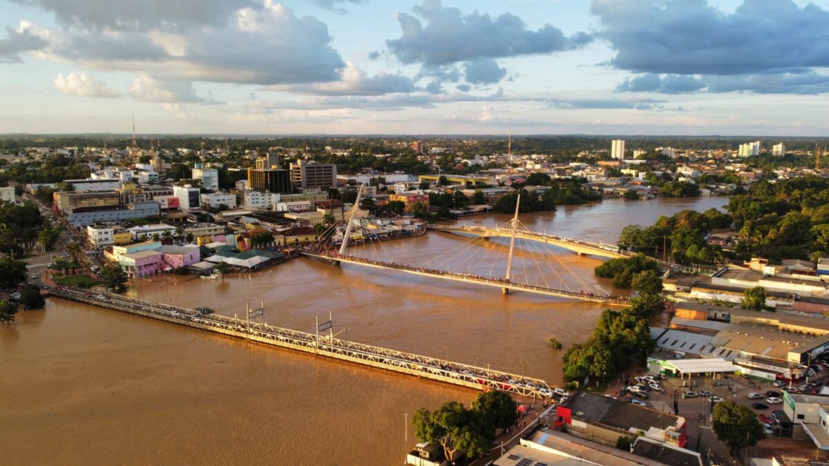 Nível do Rio Acre registra queda e sai da cota de transbordamento