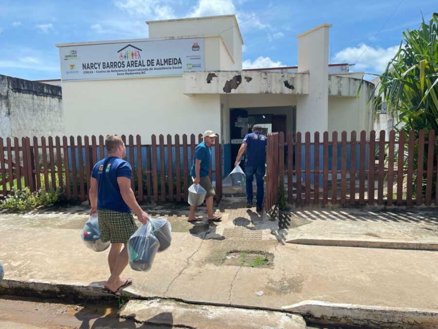 Ação Humanitária chega ao município de Sena Madureira para ajudar famílias desabrigadas pelas cheias do Iaco
