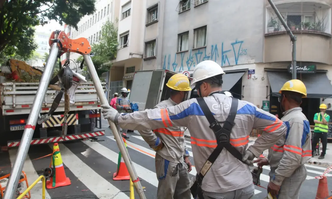 Enel é condenada a indenizar clientes por apagão de novembro em São Paulo