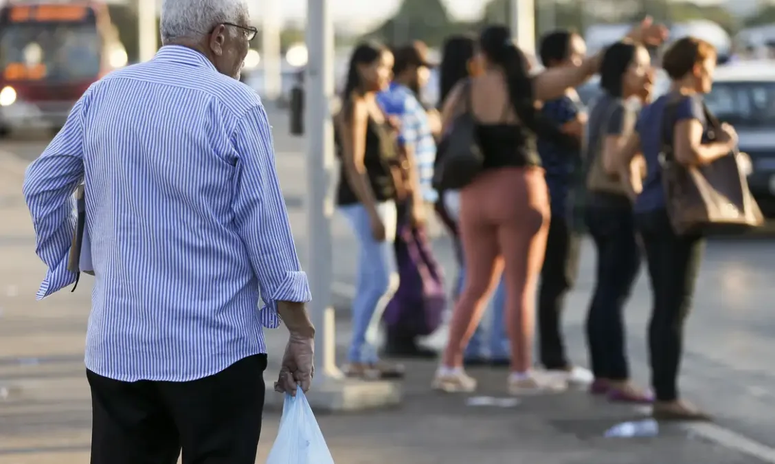 Governo antecipa pagamento do décimo terceiro para aposentados e pensionistas do INSS