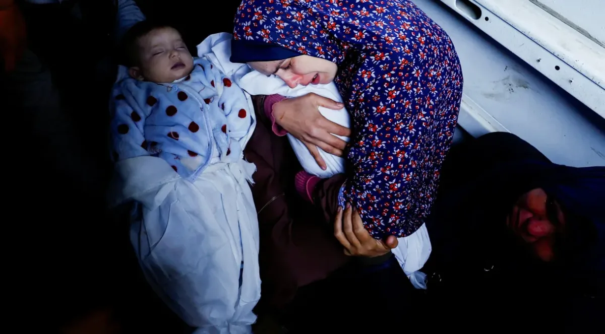 Bebês gêmeos nascidos durante guerra em Gaza são enterrados em Rafah