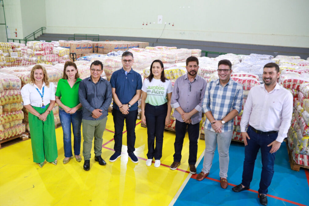 Governo do Acre recebe 130 toneladas de alimentos da Federação do Comércio para famílias atingidas pelas cheias dos rios