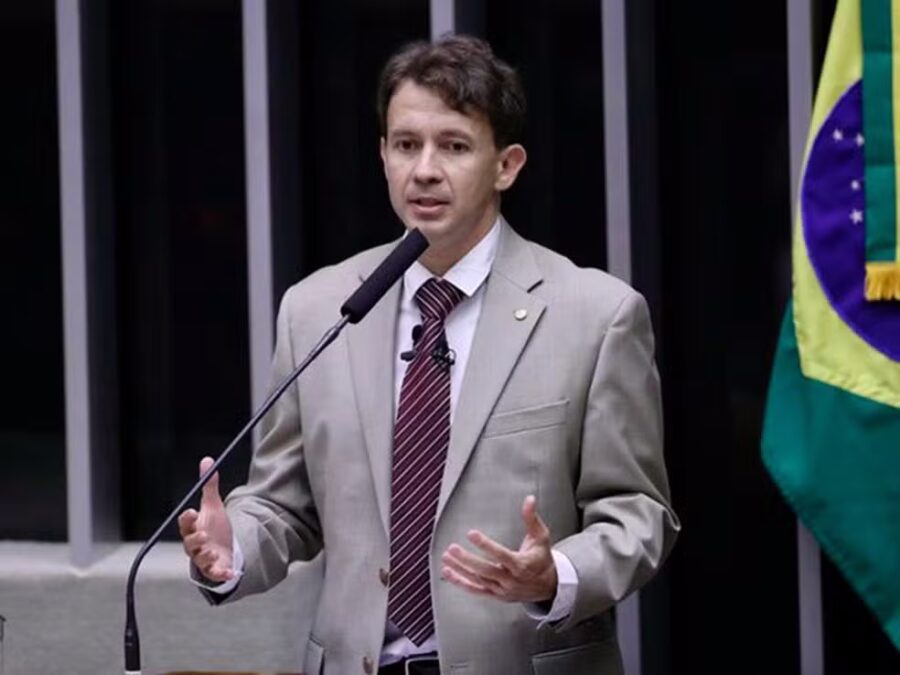 Deputado e empresário são ouvidos em ação judicial por acidente com moto aquática