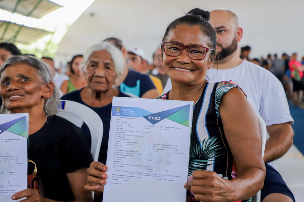 Governo do Acre transforma vidas com entrega de títulos definitivos e lançamento do mutirão de cirurgias ortopédicas