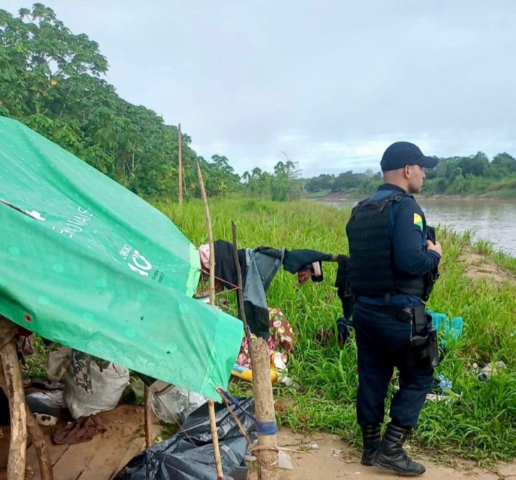 Mulher indígena é encontrada morta em acampamento em Feijó: Marido é suspeito do crime