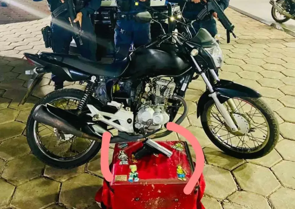 Policiais capturam dupla que se fazia passar por entregadores para cometer roubos em Rio Branco
