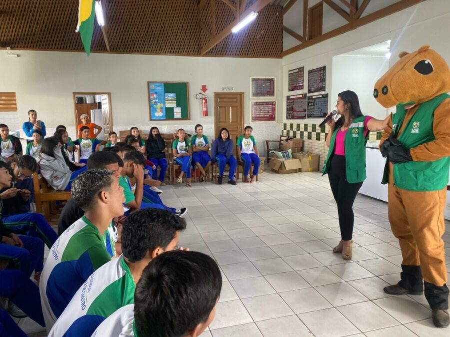 Procon leva atividades de educação para o consumo a escolas de Sena Madureira