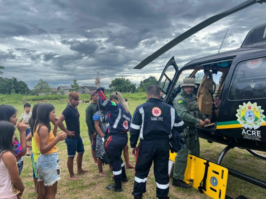 Com resgate de quase dois dias, Samu e Ciopaer salvam vida de gestante e bebê em aldeia indígena no município de Assis Brasil