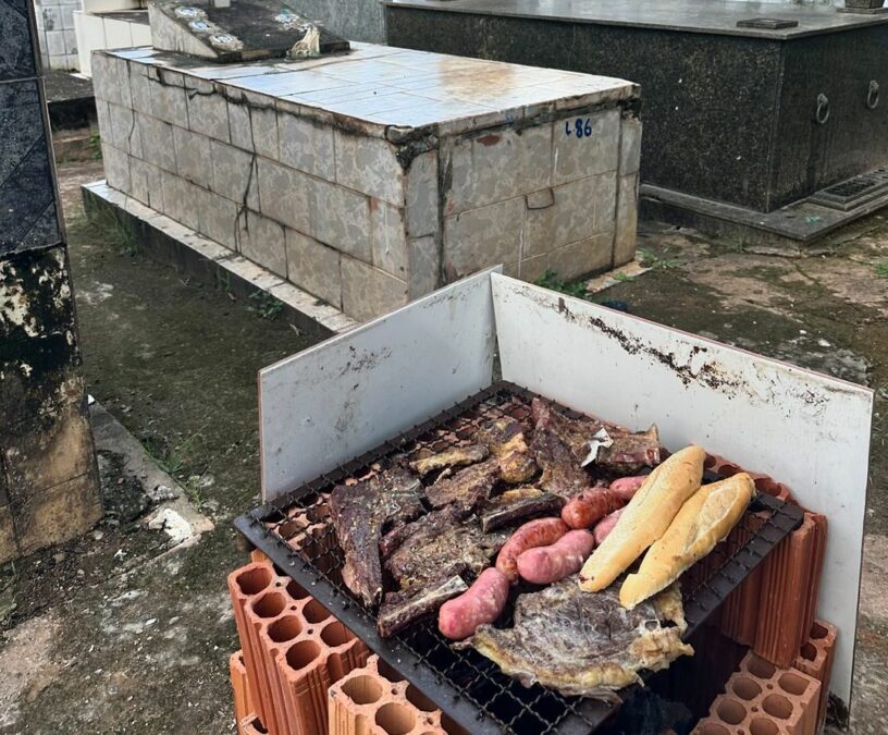 Churrasco entre Lápides: Coveiros fazem churrasco dentro do cemitério em Rio Branco