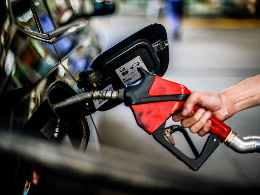 Possível aumento do petróleo pode levar a Petrobras a reajustar preços dos combustíveis
