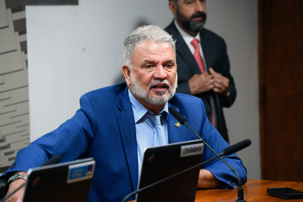 Petecão garante pagamento de quase R$ 717 mil para aquisição de caminhão basculante para Porto Acre