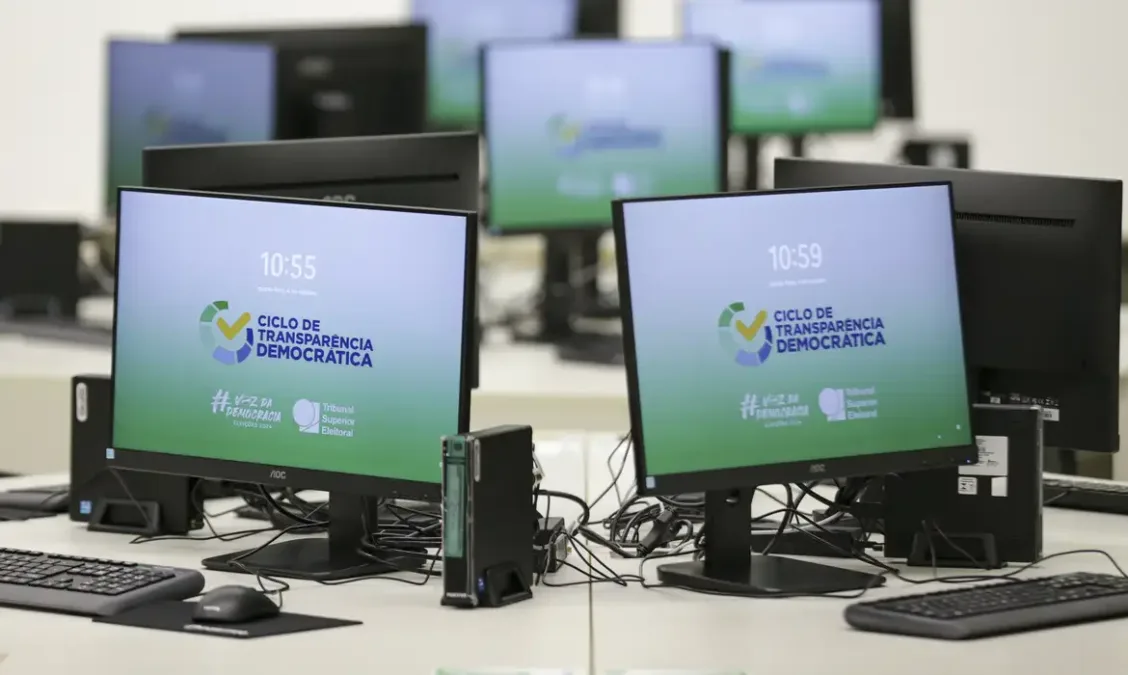 Testes de segurança em urnas eletrônicas: últimas preparações para eleições municipais de 2024