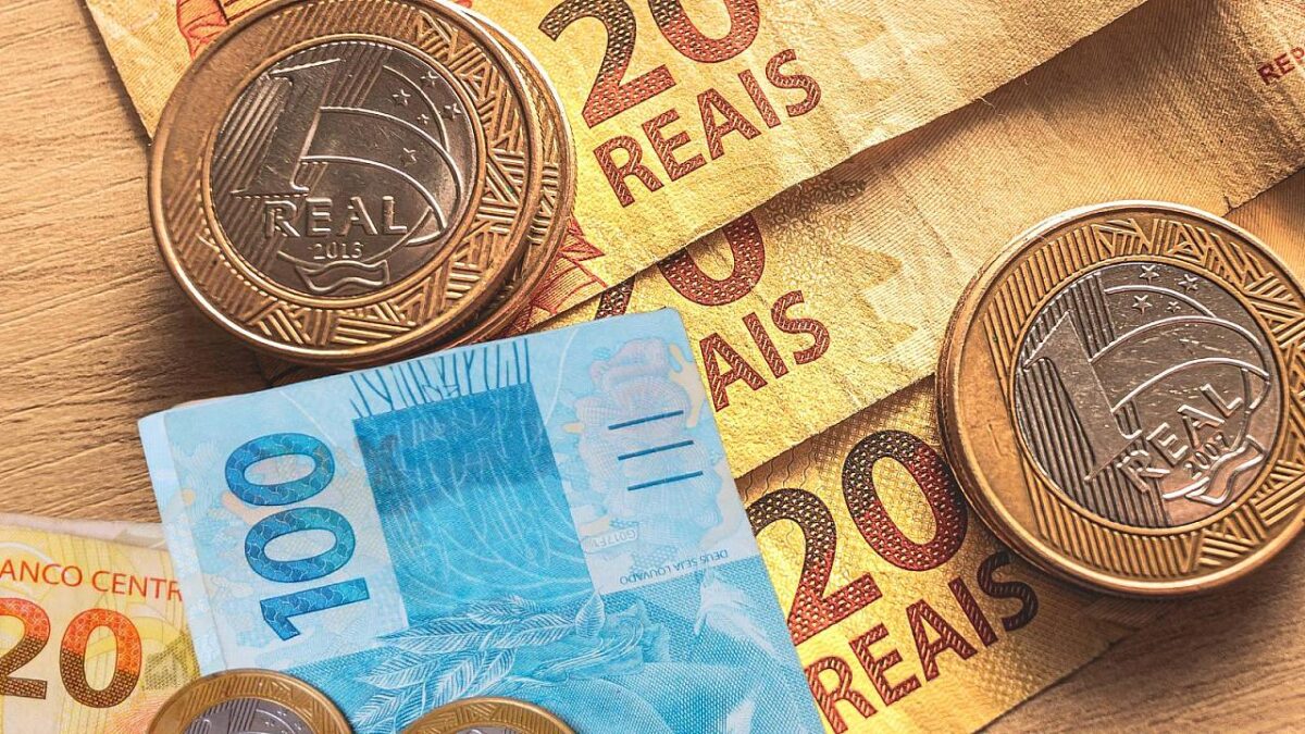 Crescimento das despesas municipais é quase o dobro do avanço das receitas em 2023, aponta estudo