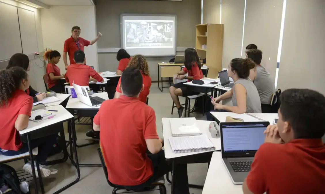 Escolas são cruciais no combate à LGBTfobia, afirmam especialistas