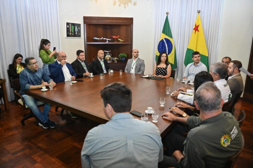 Governo do Acre assina protocolo de intenções com Banco da Amazônia para destinar R$ 856 milhões a projetos econômicos e novos modelos de negócio