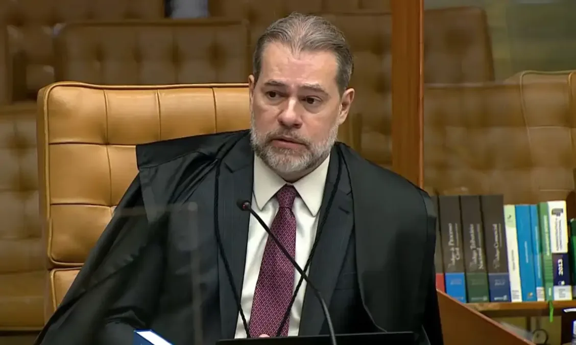 STF decide que porte de maconha para uso não é crime