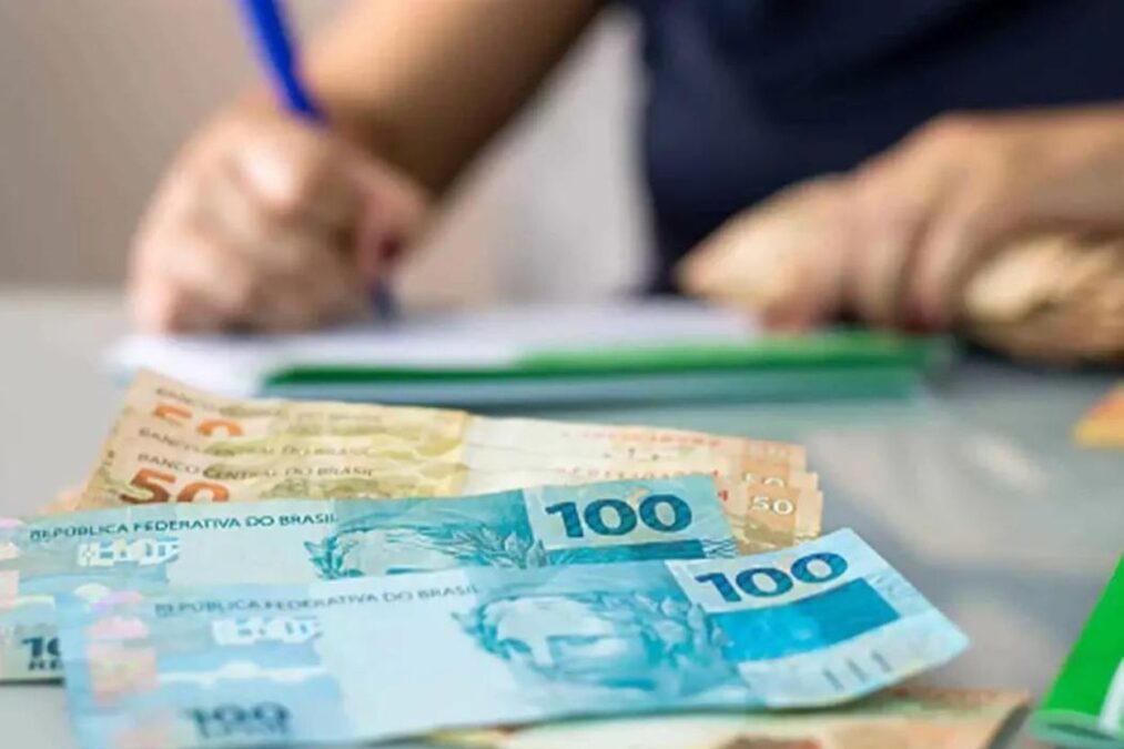 Quarta parcela do programa Pé-de-Meia começa a ser paga hoje