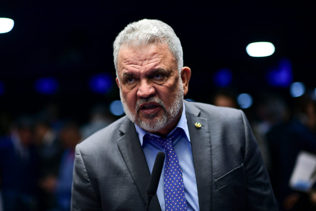 Petecão assegura investimento de R$ 1 milhão para novos maquinários em Plácido de Castro