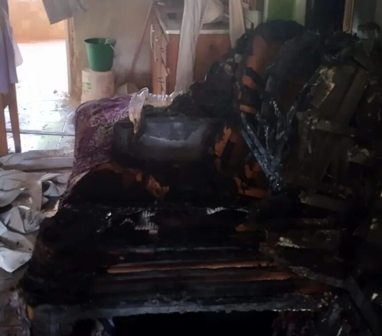 Casa em Sena Madureira é consumida por incêndio; danos significativos registrados
