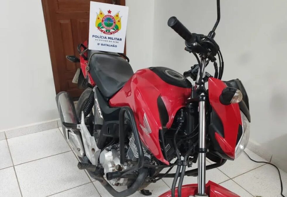 Polícia Militar de Sena Madureira recupera motocicleta furtada