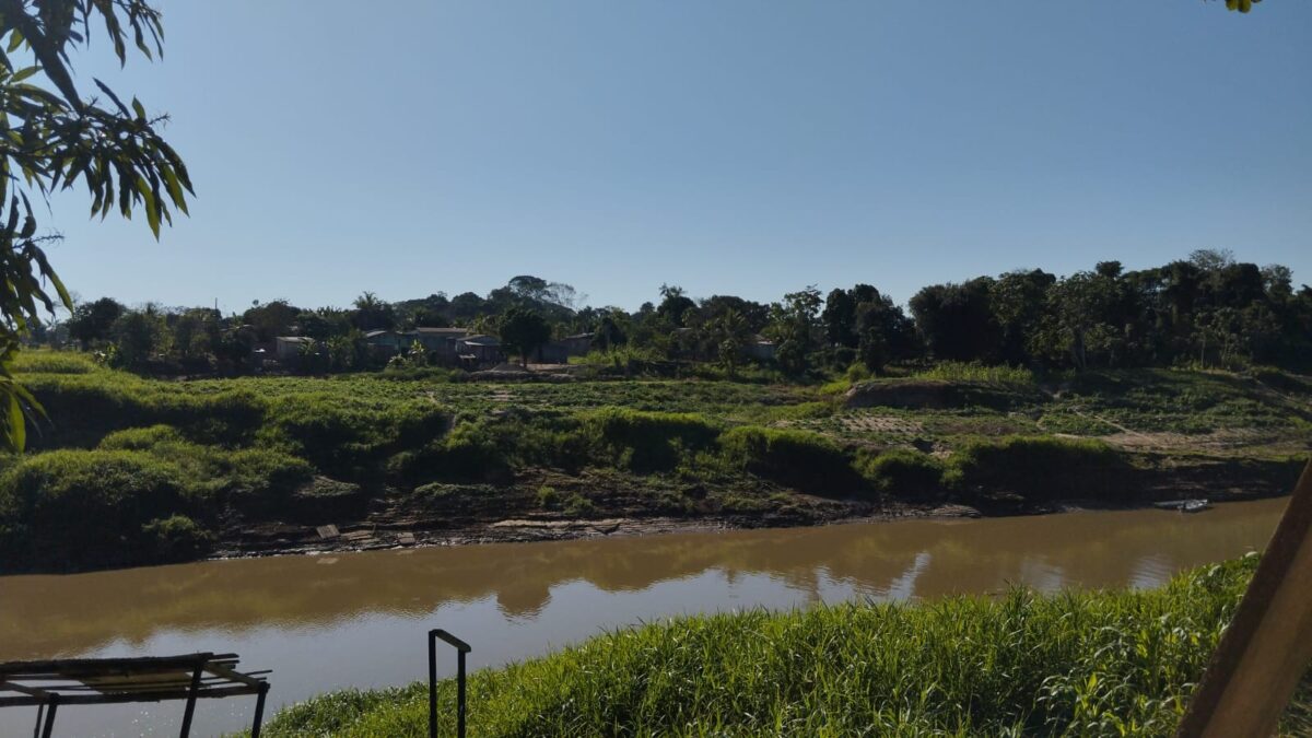Nível do Rio Iaco em Sena Madureira atinge menor marca dos ultimos anos, gerando preocupações