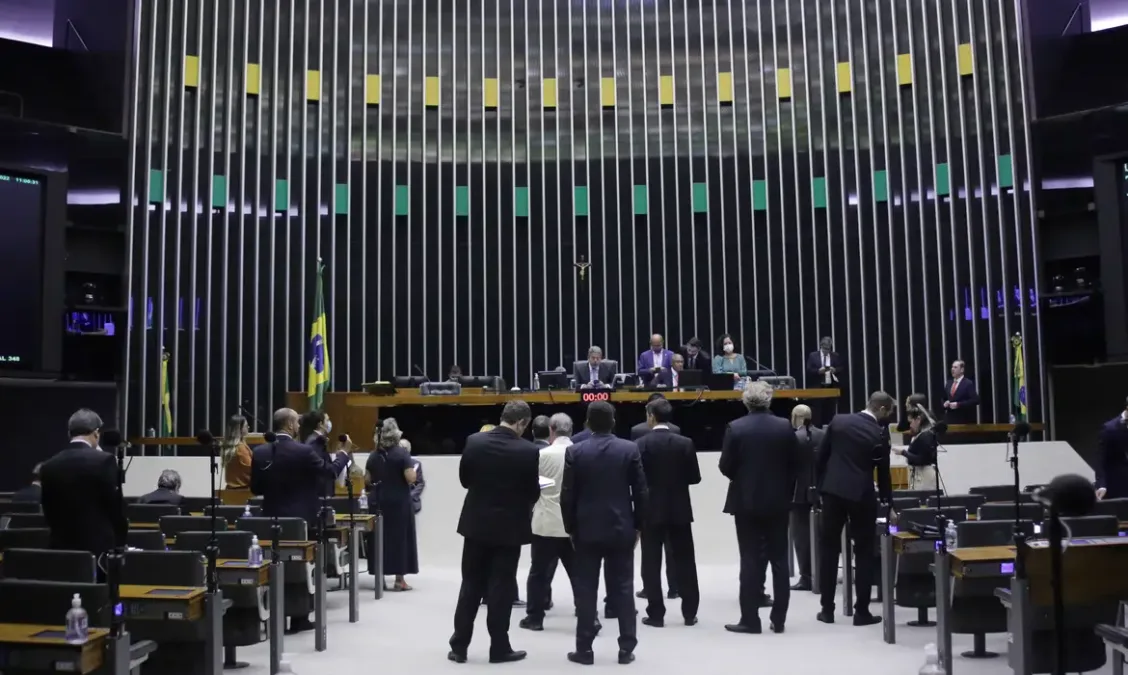 Câmara dos Deputados vota hoje projeto que permite suspensão de mandatos por quebra de decoro