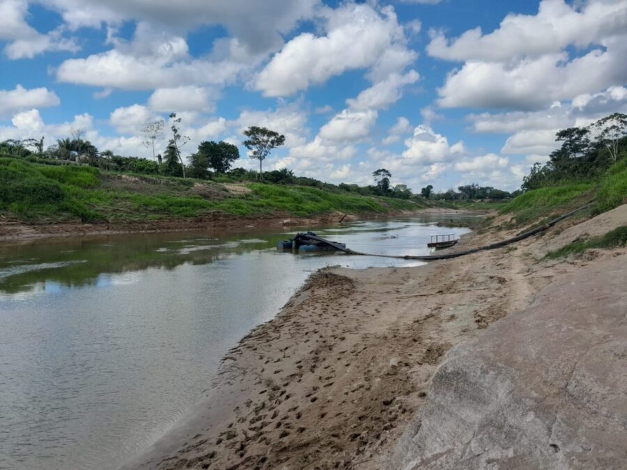 Rio Iaco atinge nível crítico devido à seca