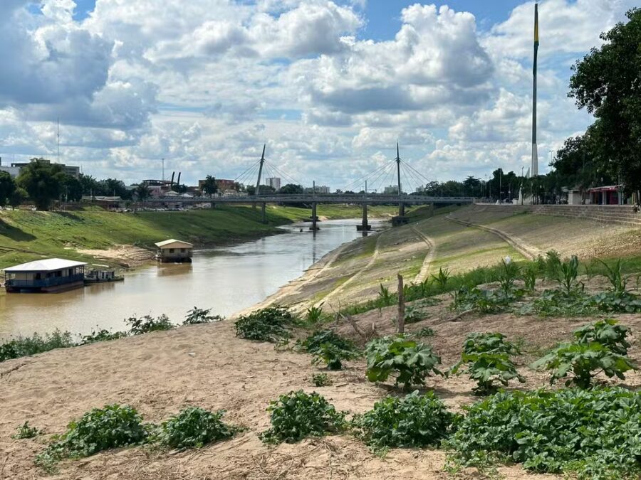 Seca severa ameaça mais de 100 bairros em Rio Branco; decreto de emergência previsto